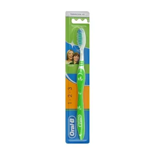 Oral-B 3 Effect Green Medium Toothbrush, 1 Piece