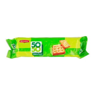 Britannia 50-50 Sweet & Salty Biscuits, 71g